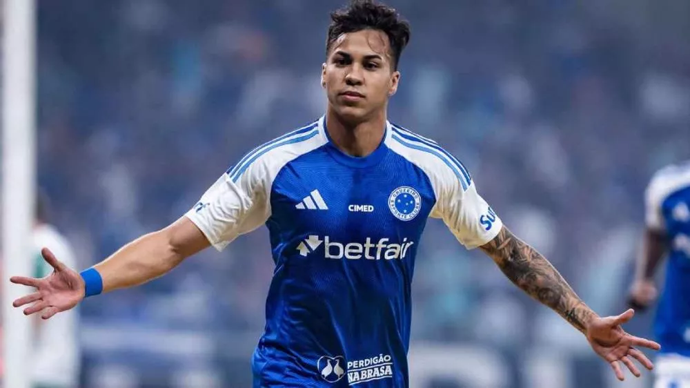 Cruzeiro aniquila em 4 minutos, vira vice-líder do Brasileirão e derruba Palmeiras na tabela