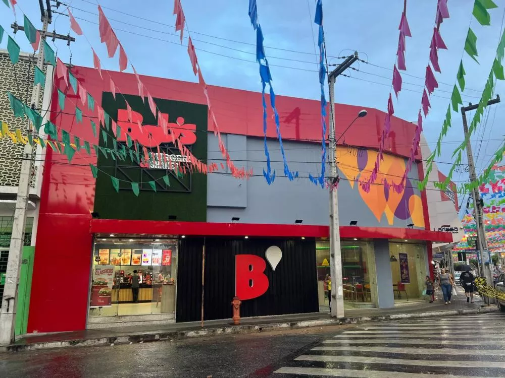 Bob's Patos celebra 12 anos com nova loja na Praça Getúlio Vargas