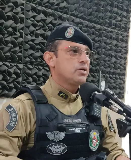 TC Esaú afirma que recomendação para proibição de cadeiras na área de barracas foi feita para manter a segurança e o fluxo de pessoas durante a festa. Ouça