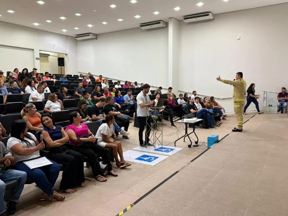 Comerciantes e barraqueiros participam de workshop com foco em regras e segurança para o São João de Patos