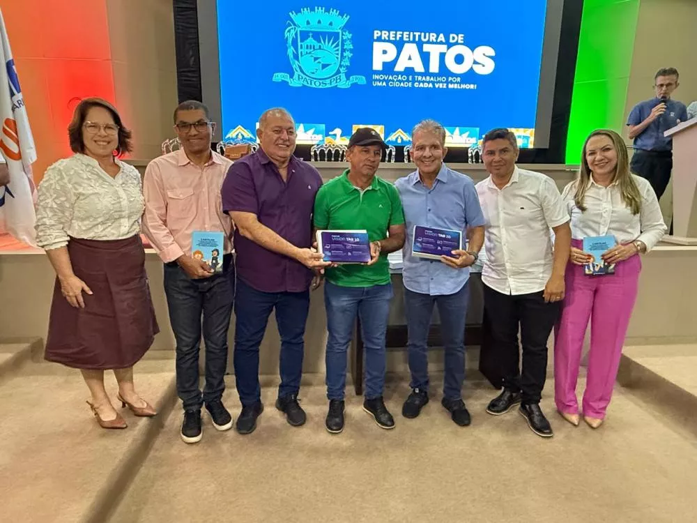 Patos avança na saúde pública com investimento em tablets para agentes de saúde e fisioterapeutas