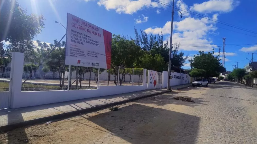 Reforma da Escola José Gomes, em Patos, é concluída, mas unidade segue fechada e comunidade escolar cobra entrega