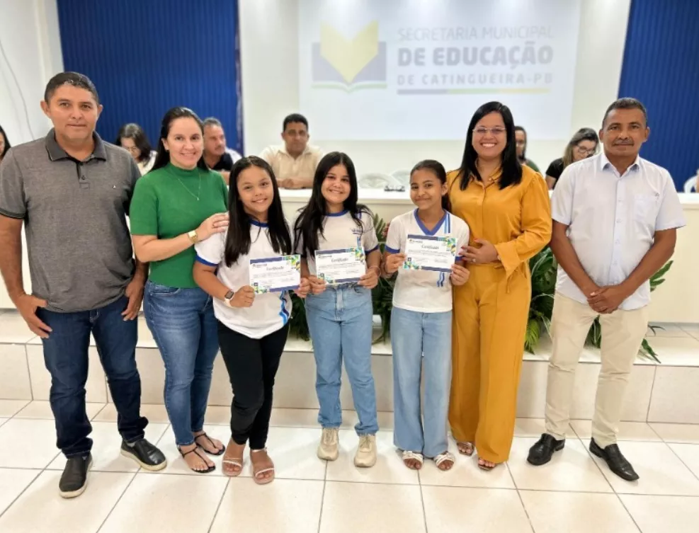 Prefeitura de Catingueira certifica mais de 100 alunos com conclusão de curso de informática