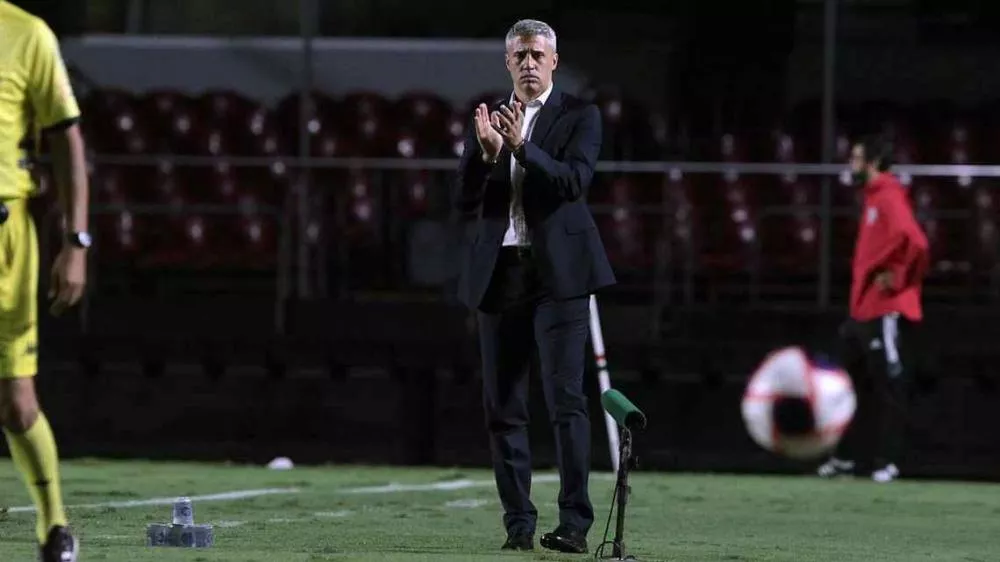 São Paulo acerta dívida e fecha com Crespo para o lugar de Zubeldía até o fim de 2026