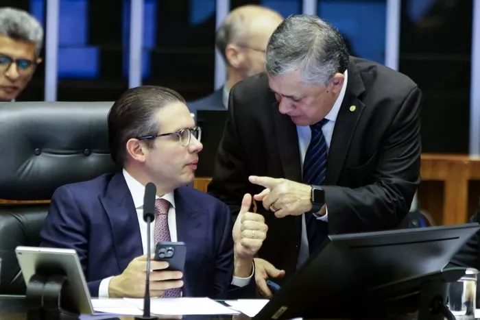 Câmara derruba reajuste do IOF em derrota para o governo Lula; texto segue para o Senado