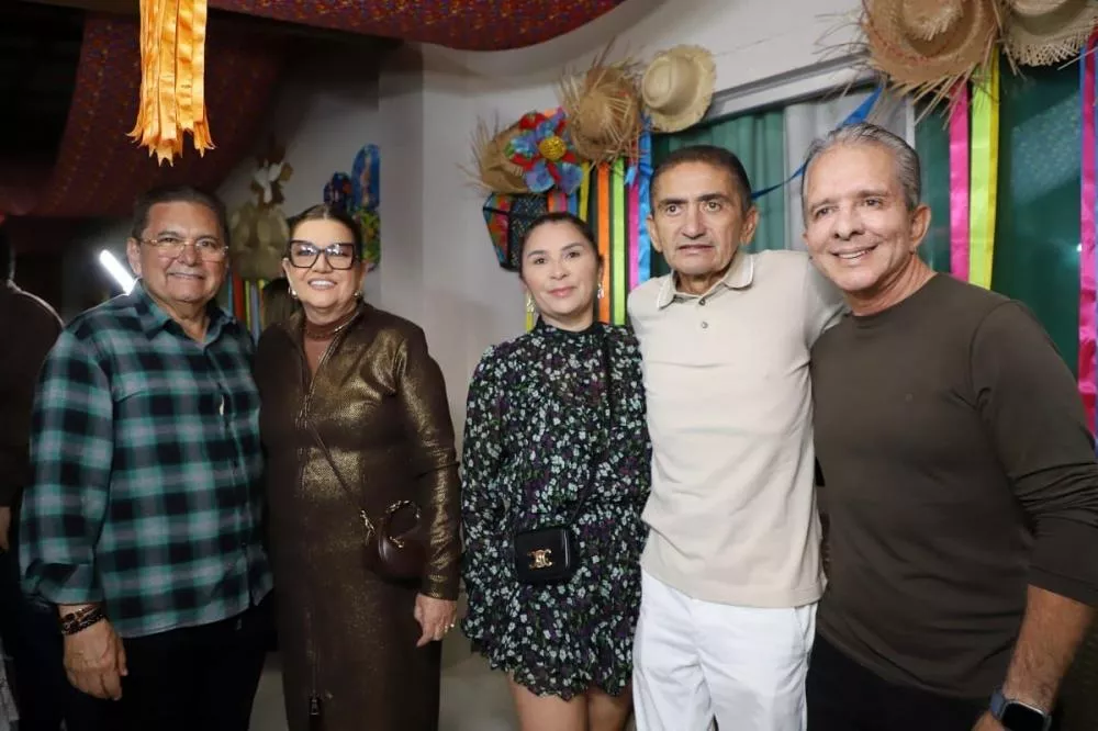 Nabor prestigia Arraial do Cariri em Pocinhos a convite do deputado Adriano Galdino