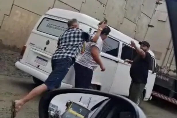 Motorista de caminhão é agredido após se envolver em acidente no viaduto da Alça Sudoeste, em Campina Grande