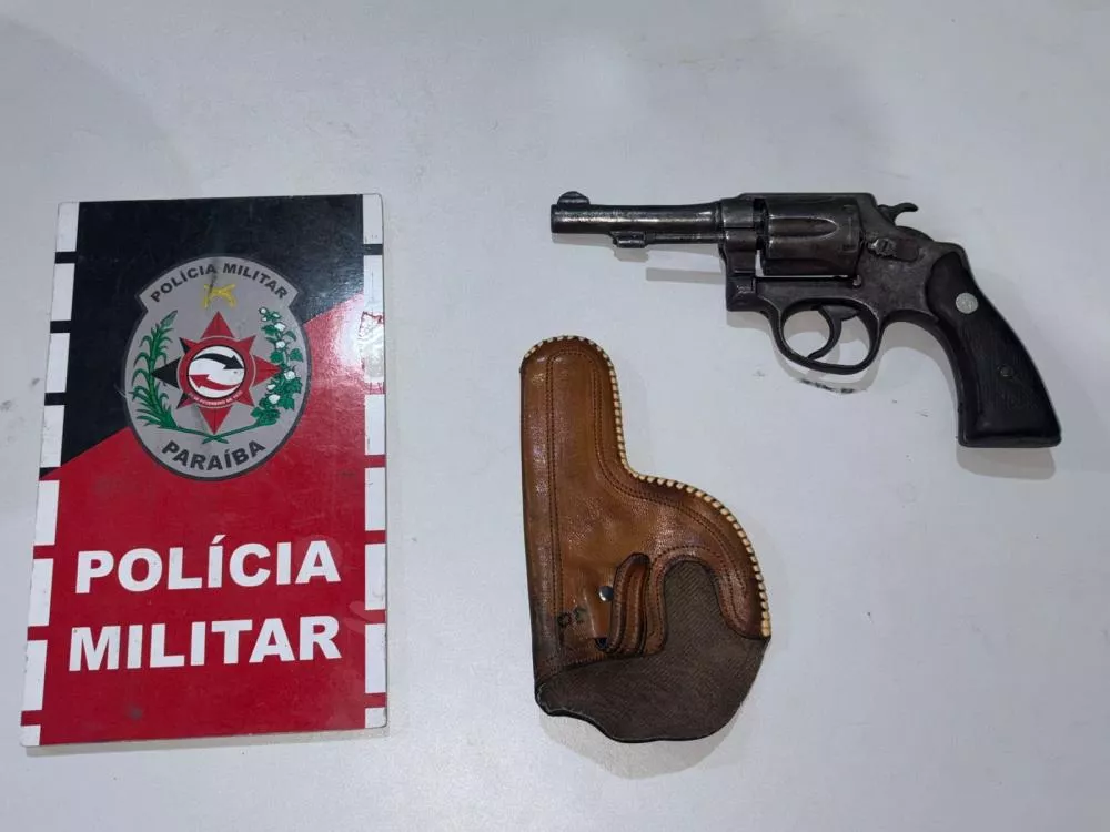 Suspeito morre após confronto com a Polícia Militar em Catolé do Rocha; arma foi apreendida