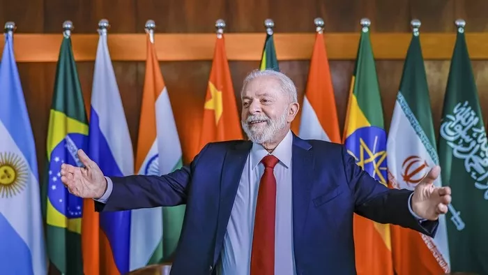 Lula diz que Taxa Selic é o único número negativo da economia brasileira
