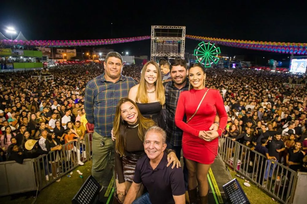 Nabor Wanderley e Olívia Motta prestigiam São Pedro de Itaporanga