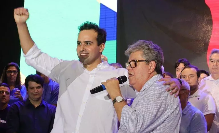 João Azevêdo indica candidatura ao Senado em 2026 e aponta sucessão natural com Lucas Ribeiro