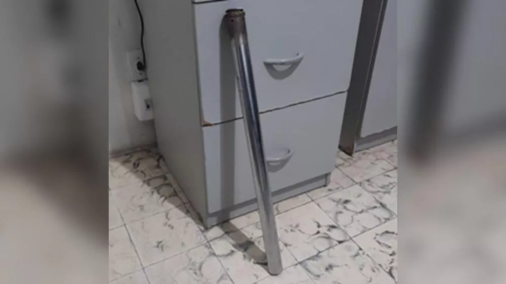 Violência doméstica em Pombal: homem de 73 anos tenta agredir companheira com barra de ferro e é impedido pelo filho