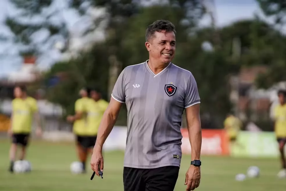 Botafogo-PB anuncia retorno do técnico Evaristo Piza e novo executivo de futebol