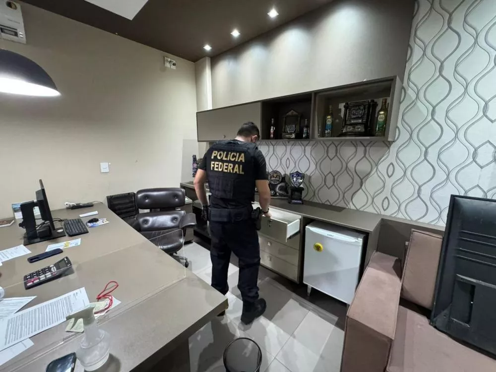 Polícia Federal deflagra segunda fase da Operação Dirty Property em Cajazeiras e mira esquema de lavagem de dinheiro ligado ao contrabando de cigarros