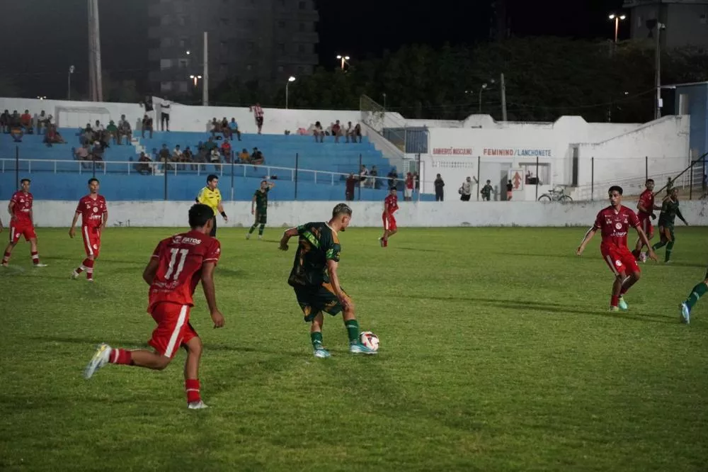 TUDO IGUAL: Clássico entre Esporte e Nacional de Patos termina empatado em 2 a 2, no jogo de ida das quartas de final do Paraibano Sub-20