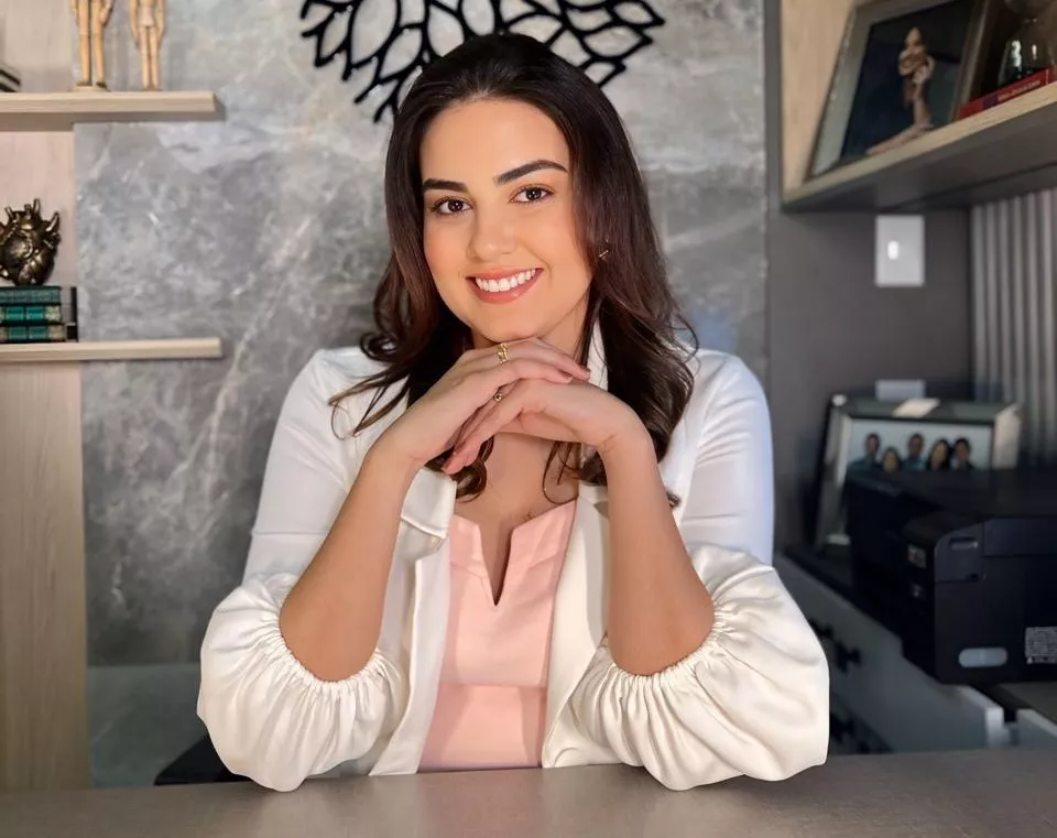Manter um estilo de vida saudável é essencial para a longevidade, alerta a geriatra Dra. Sara Dantas