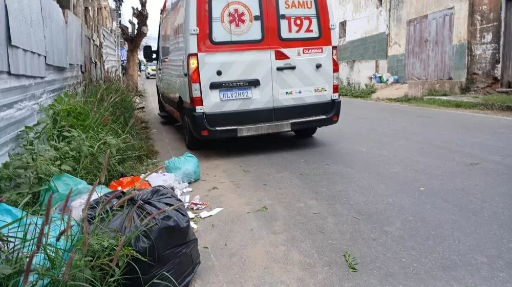 Feto é encontrado dentro de sacola de lixo no Centro de Cajazeiras e caso gera comoção