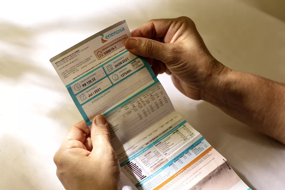 Governo edita MP que visa evitar aumento na conta de luz e regulamentar o gás natural após derrubada de vetos pelo Congresso