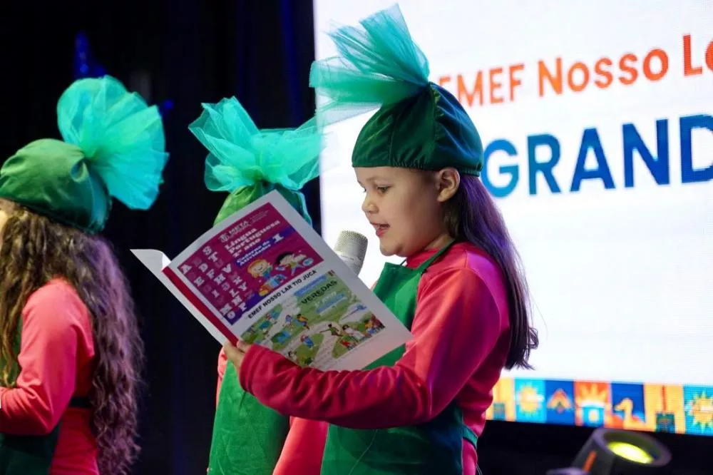 Patos atinge 67,47% de crianças alfabetizadas na idade certa, supera metas e lidera entre municípios com mais de 100 mil