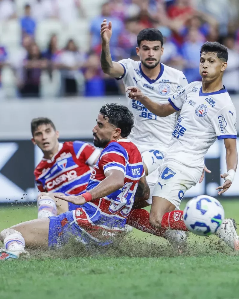 Bahia e Fortaleza empatam em jogo com quatro gols anulados no Brasileirão
