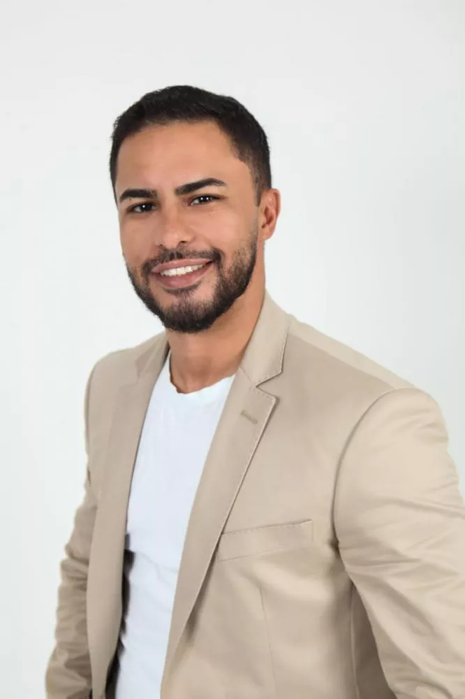 “Quer ficar com dor a vida inteira? Então continue fazendo tudo errado”, alerta Dr. Romulo José em vídeo bem-humorado sobre dor crônica