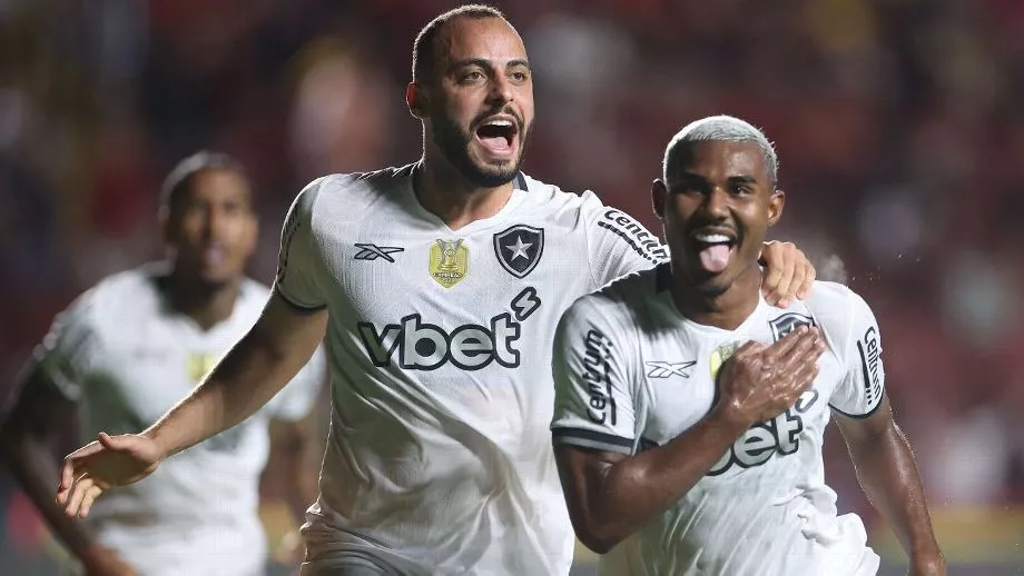 Botafogo sofre, mas consegue gol no fim contra o Sport e vence a primeira com Ancelotti no comando
