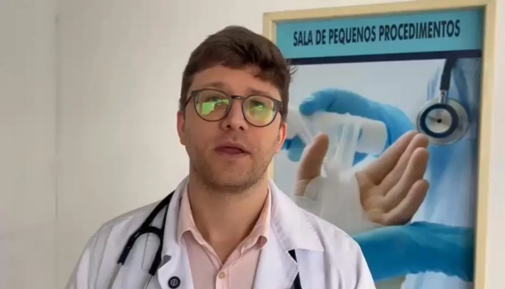 Criança baleada pelo pai durante feminicídio em Itaporanga segue estável na UTI após nova cirurgia; médico atualiza o quadro