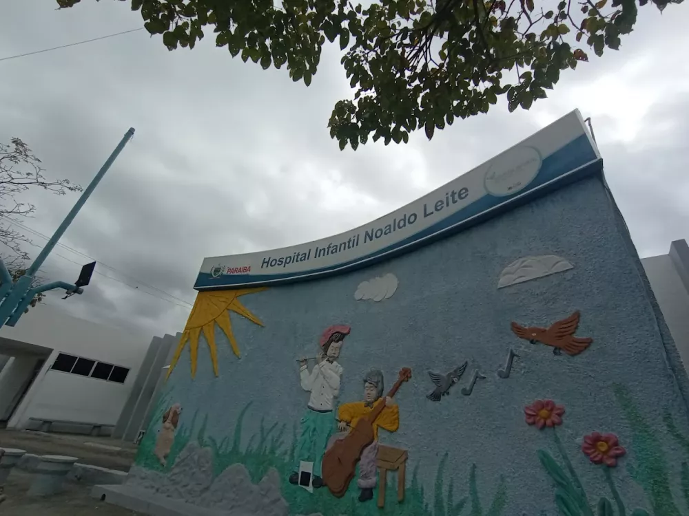 Bebê vítima de atropelamento em Patos segue internado na UTI com quadro estável, segundo boletim médico