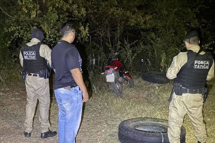 Delegado afirma que vítima de homicídio em Pombal vinha sofrendo ameaças e tinha inimigos; moto utilizada no crime foi localizada