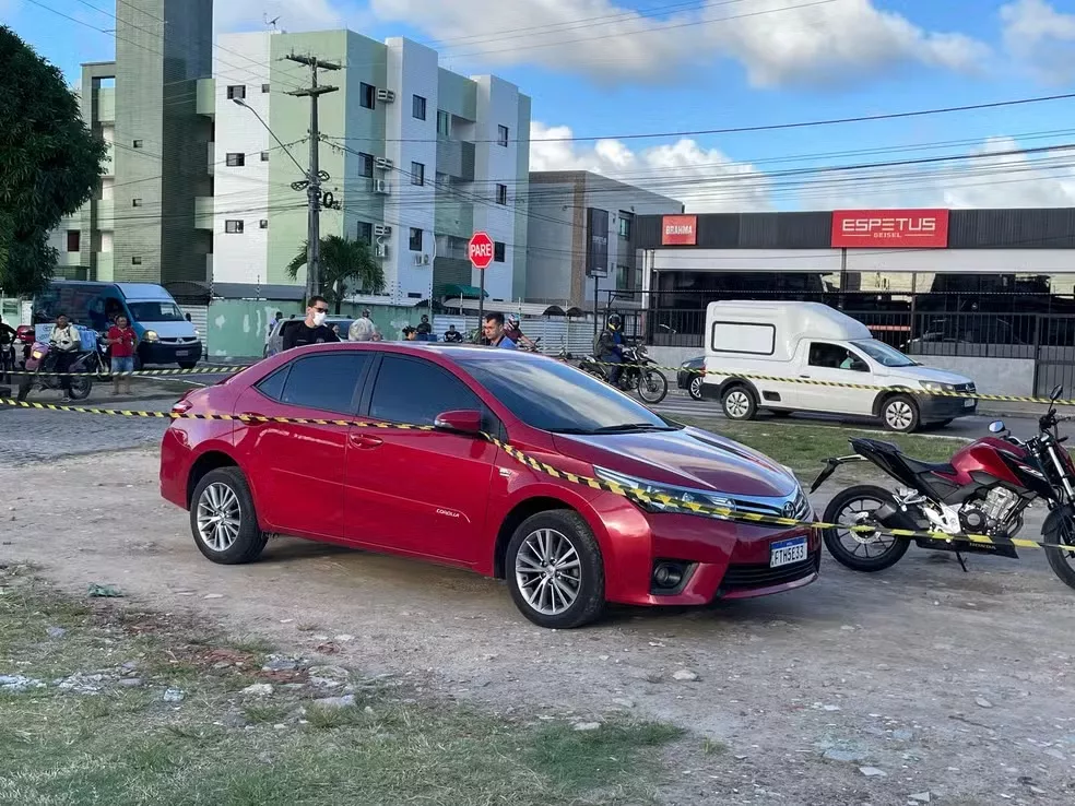 Ladrão morre e outro é preso após tentativa de assalto a policiais à paisana no bairro do Geisel, em João Pessoa