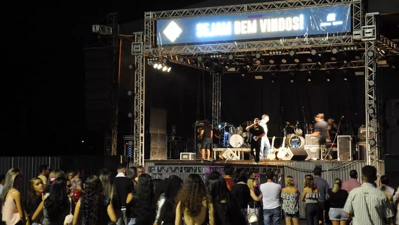 Vereadores criticam falta de apoio da prefeitura ao Patos Moto Fest e destacam veto de emendas; líder do governo se pronuncia. Ouça