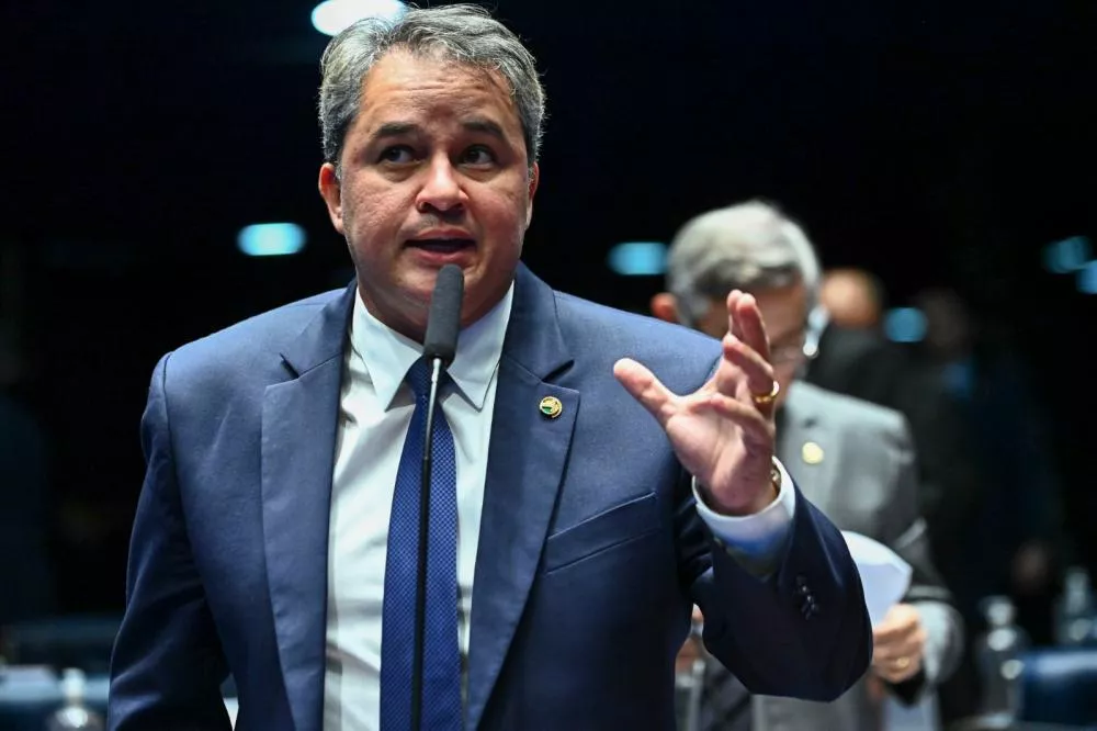 Após oficializar aliança com o PL, Efraim Filho coloca cargos no governo Lula à disposição: “O mesmo governo que nomeia, exonera”