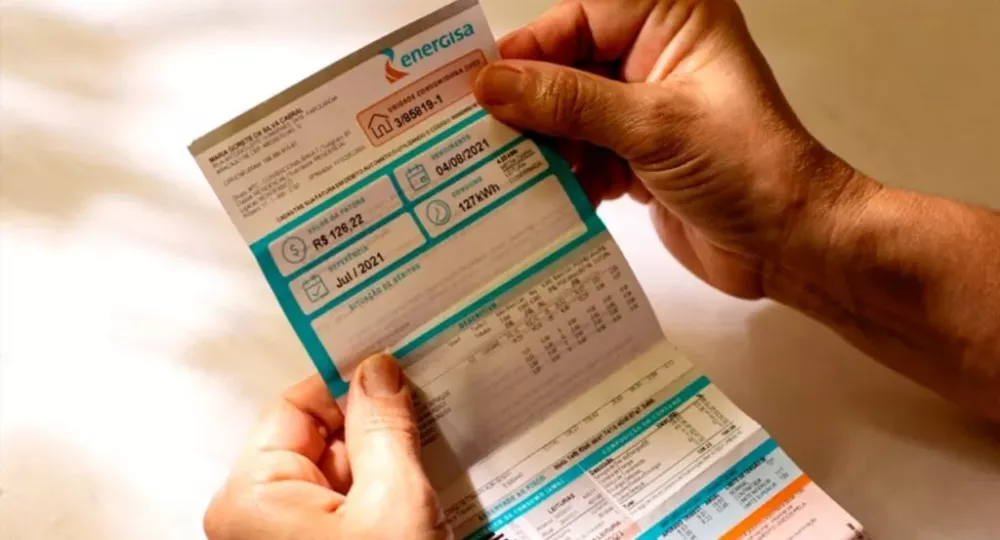 Aneel aciona bandeira vermelha 2 e conta de luz deve ter aumento em agosto