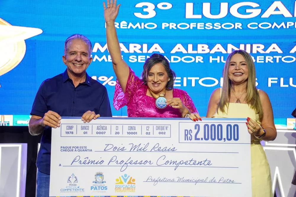 Patos celebra a excelência na educação com a entrega do Prêmio Escola Competente 2025