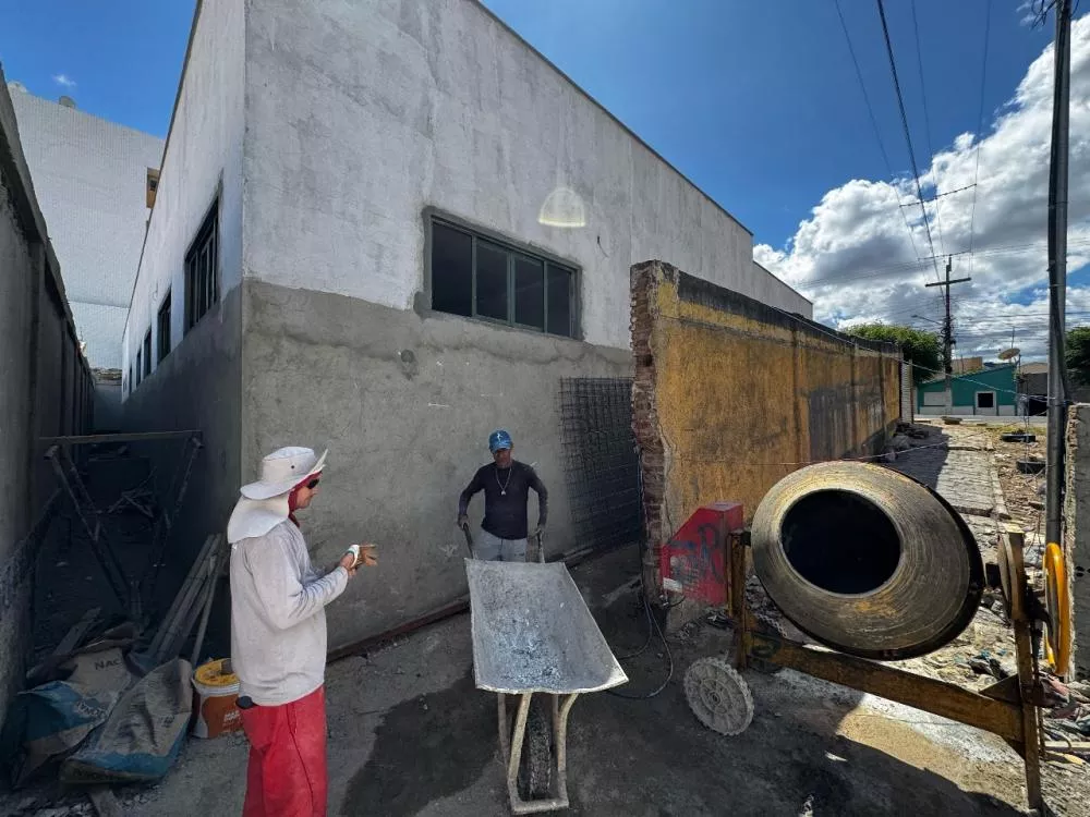 Prefeito Nabor visita obras do novo Centro de Educação Infantil Alzira Nóbrega em Patos