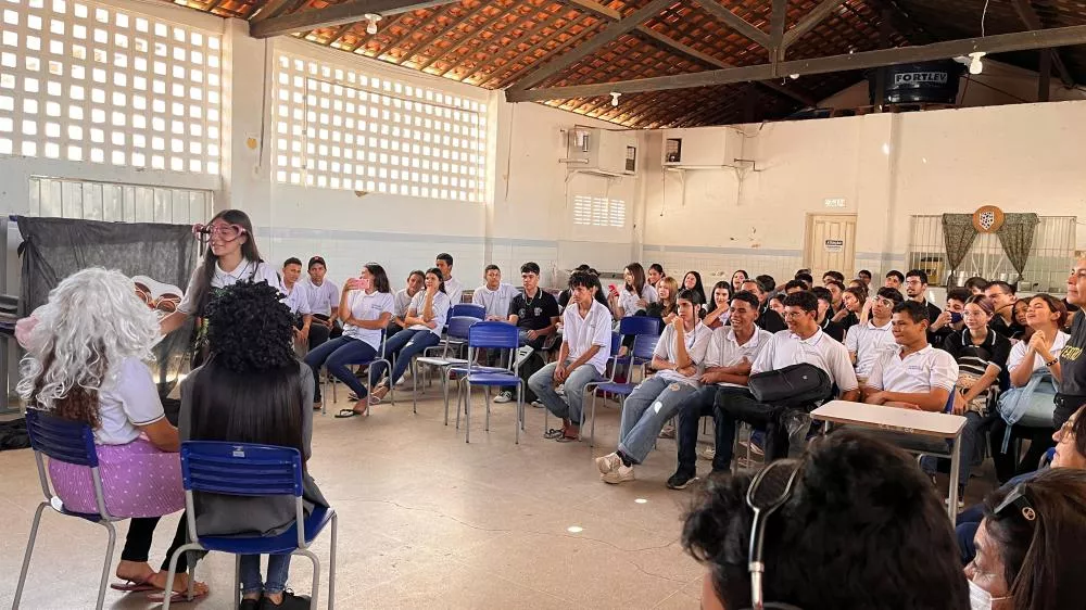 Oficina de Teatro Pedagógico promove educação emocional e inclusão na Escola Coriolano de Medeiros
