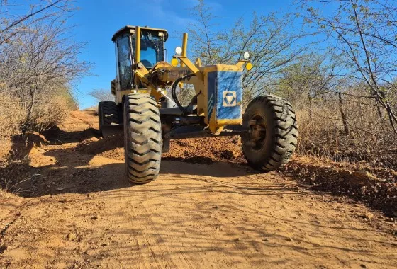 Prefeitura de Cacimba de Areia conclui serviços de recuperação e melhoramento de estradas vicinais em Cacimba de Areia
