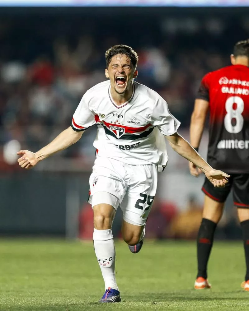 Pablo Maia desencanta, São Paulo vence Athletico e fica mais perto de vaga na Copa do Brasil