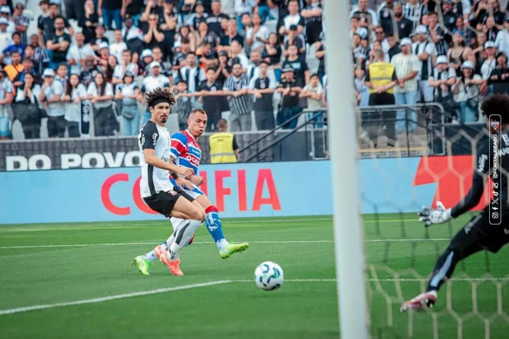 Estrelas 'resolvem' no 2° tempo, e Corinthians arranca empate com Fortaleza antes de decisão com Palmeiras