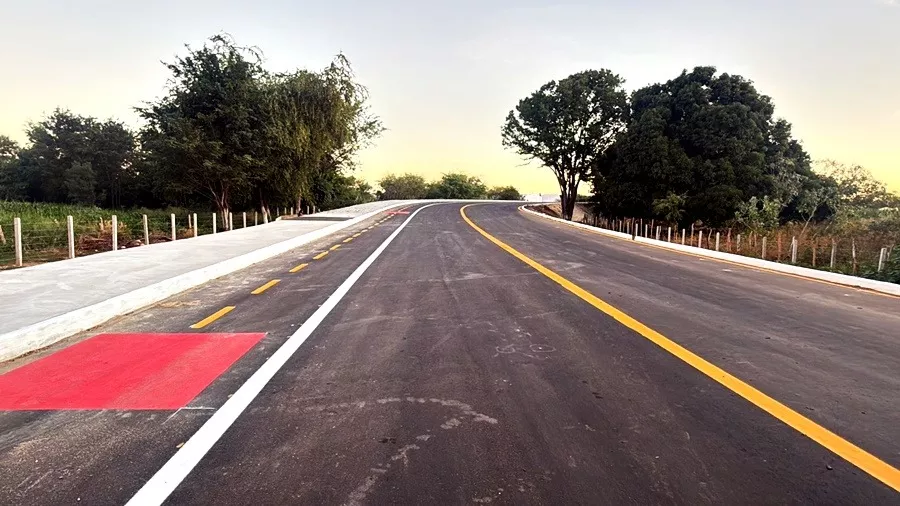 STTRANS entrega sinalização da Avenida Lagoa dos Patos