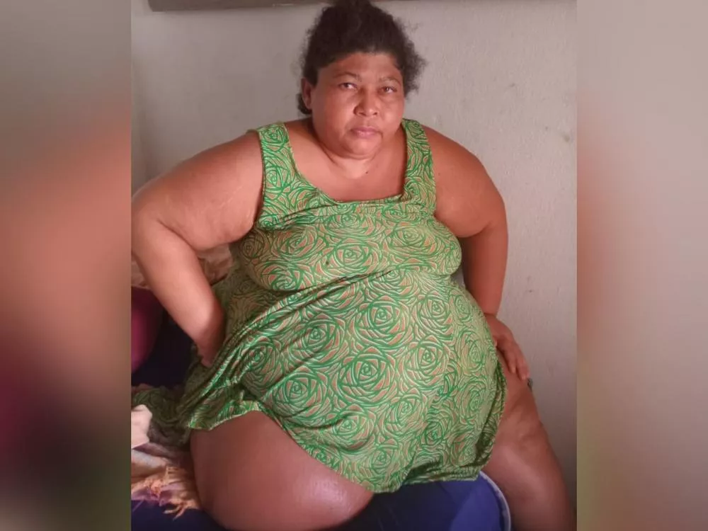 Mulher com problemas de saúde e dificuldades financeiras precisa de ajuda no bairro Geralda Medeiros, em Patos