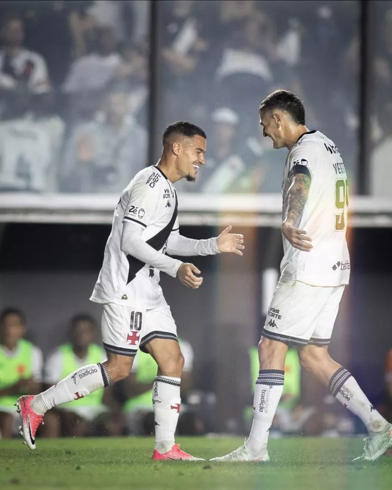 Vasco 'faz as pazes' com a vitória no pós-Mundial, elimina CSA em São Januário e vai às quartas da Copa do Brasil