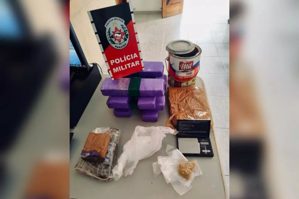 Polícia Militar prende suspeito e apreende 10 quilos de maconha e outras drogas durante operação no Vale do Piancó