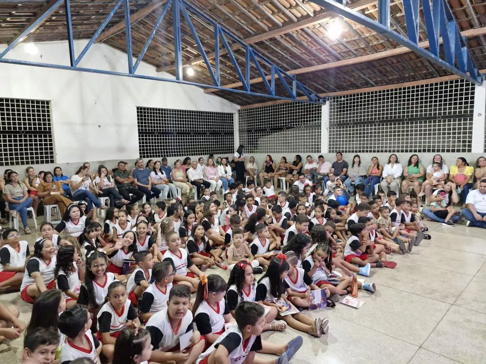 A Mala da Leitura: Escola Municipal de Mãe D’Água recebe projeto de leitura 