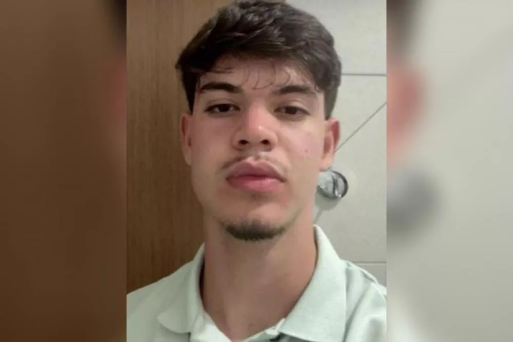 Jovem estudante é assassinado a tiros às margens da PB-323, no Sertão; vítima era filho de vereador