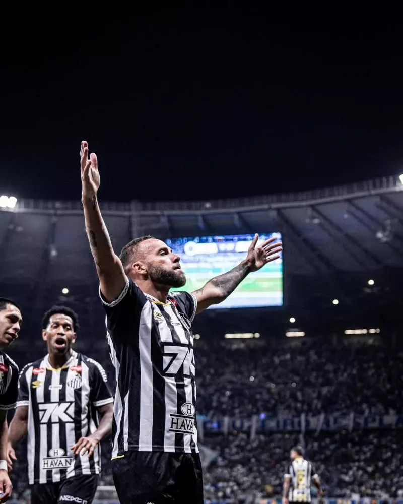 Guilherme decide em 'noite de Neymar', Santos vence o Cruzeiro e cala o Mineirão