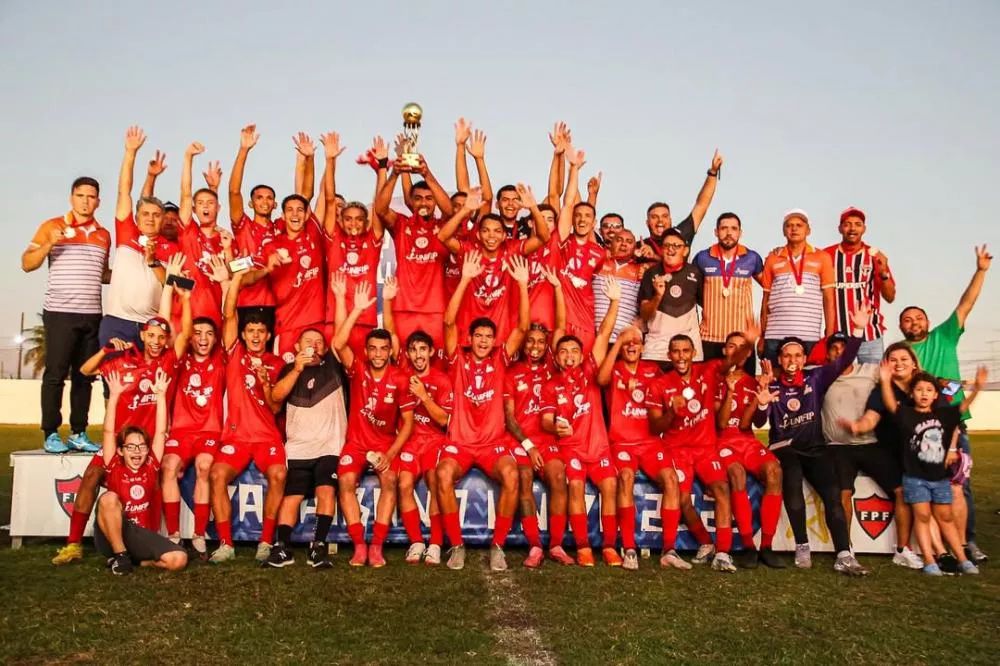 Goleada elástica, eliminação do maior rival e decisão por pênaltis: a trajetória do Esporte de Patos até o título inédito do Paraibano Sub-20