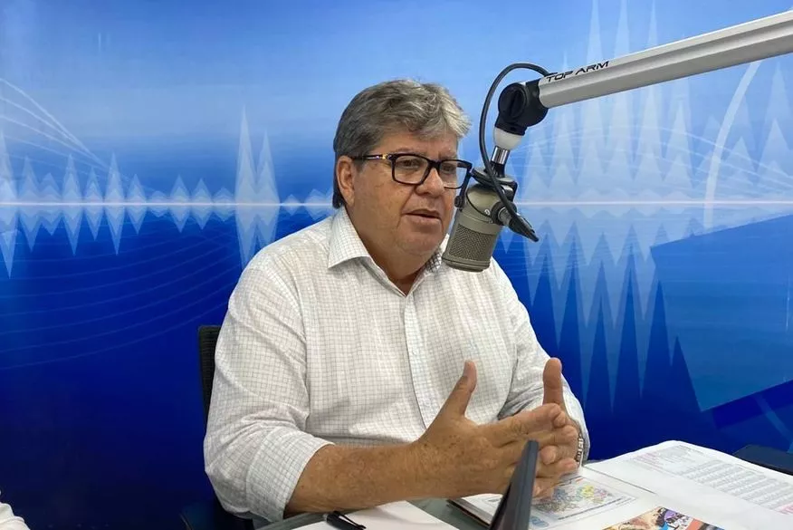 Governador João Azevêdo nega rompimento com Cícero Lucena e volta a defender a unidade do grupo para 2026