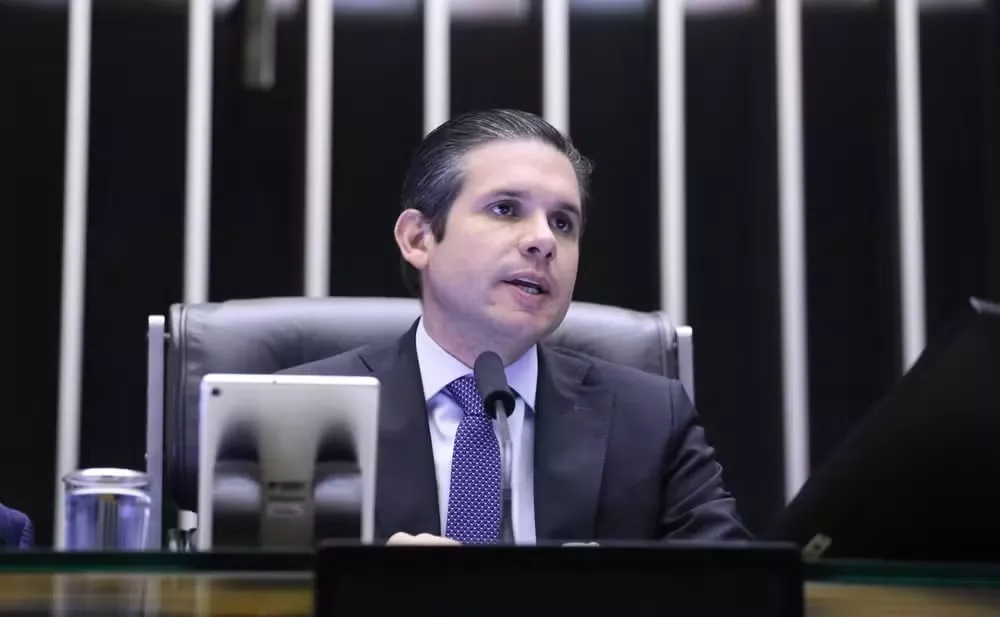 Em entrevista, Hugo Motta diz que não há clima para “anistiar quem planejou matar pessoas”