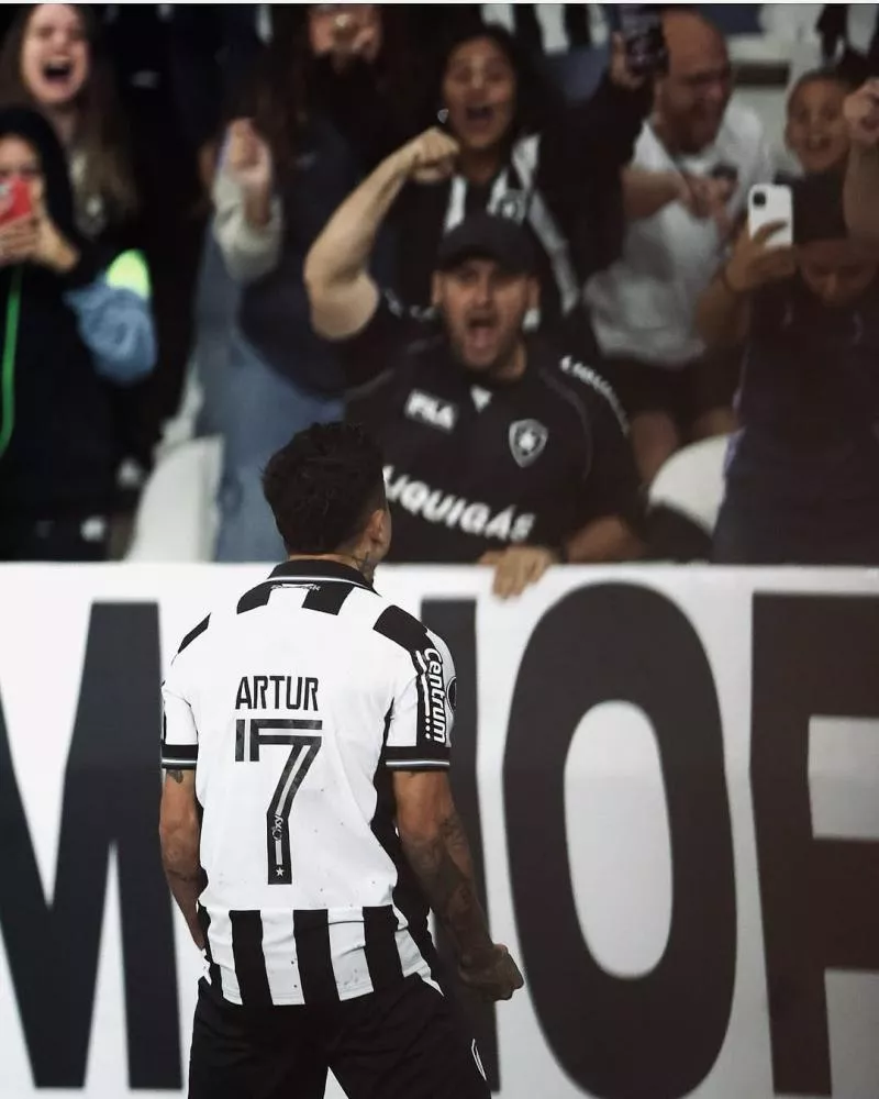 Botafogo vence LDU com gol aos 13 segundos e joga pelo empate para avançar na Libertadores